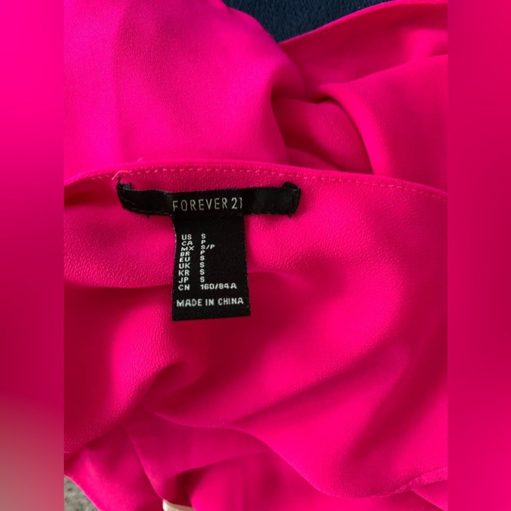 Hot pink top - Picture 3 of 3
